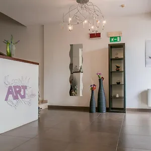 Aparthotel Art ***