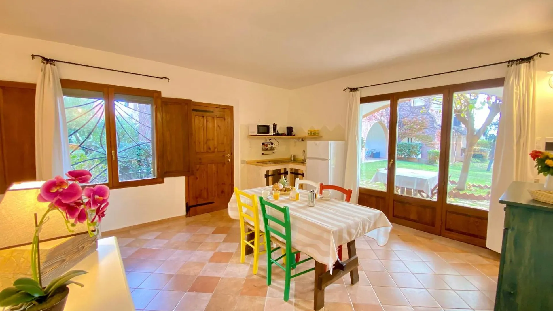 Aparthotel Residence La Rosa Porto San Paolo
